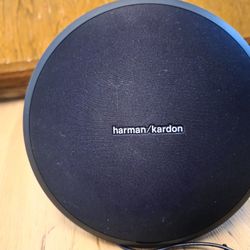 Harman/Kardon Onyx Bluetooth Speaker w/cord
