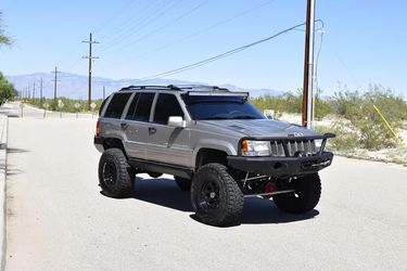 98 jeep ZJ roll cage front half only