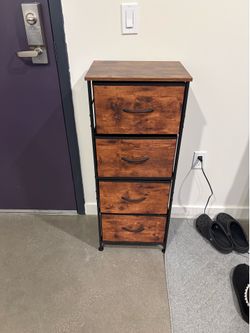 Dresser- 4 drawers