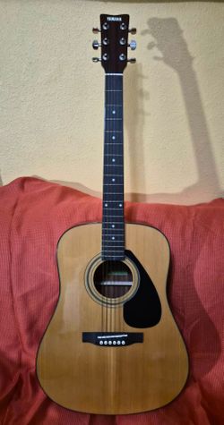 YAMAHA GUITAR