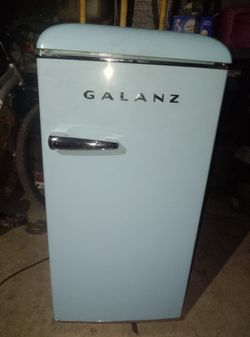 Galanz Mini Fridge