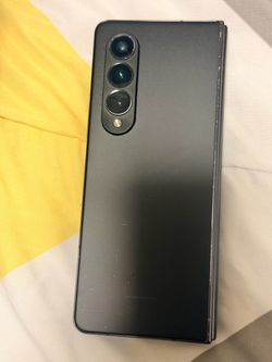 This Samsung Galaxy Z fold 4 phone is working great, it's unlocked for any carrier worldwide. You can bring your SIM card or we can meet at your carri