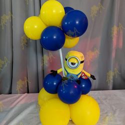 Minions Plush Balloons Centerpieces