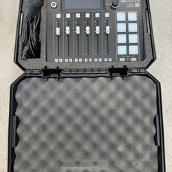 RØDE RØDECaster Pro II All-in-One Production Solution for Podcasting, Streaming, Music Production and Content Creation,Black