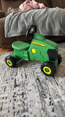 John Deere Ride On Toy Sit 'N Scoot Activity Tractor