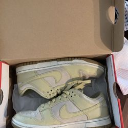 NIKE DUNK LOW