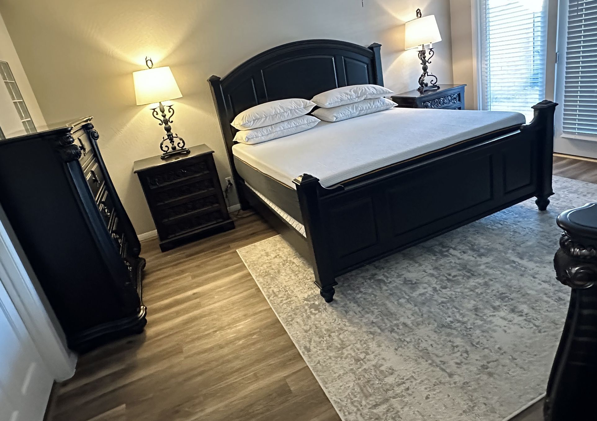 Stunning Black King Bedroom Set – Mixed Collection of High End & Rare Furniture Pieces! (READ AD!)
