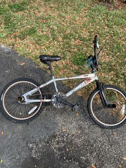 Bike with pegs