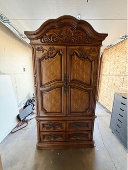 Wood cabinet