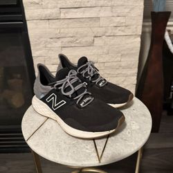 Excellent condition New Balance Fresh Foam Roav Running Shoe - Men's