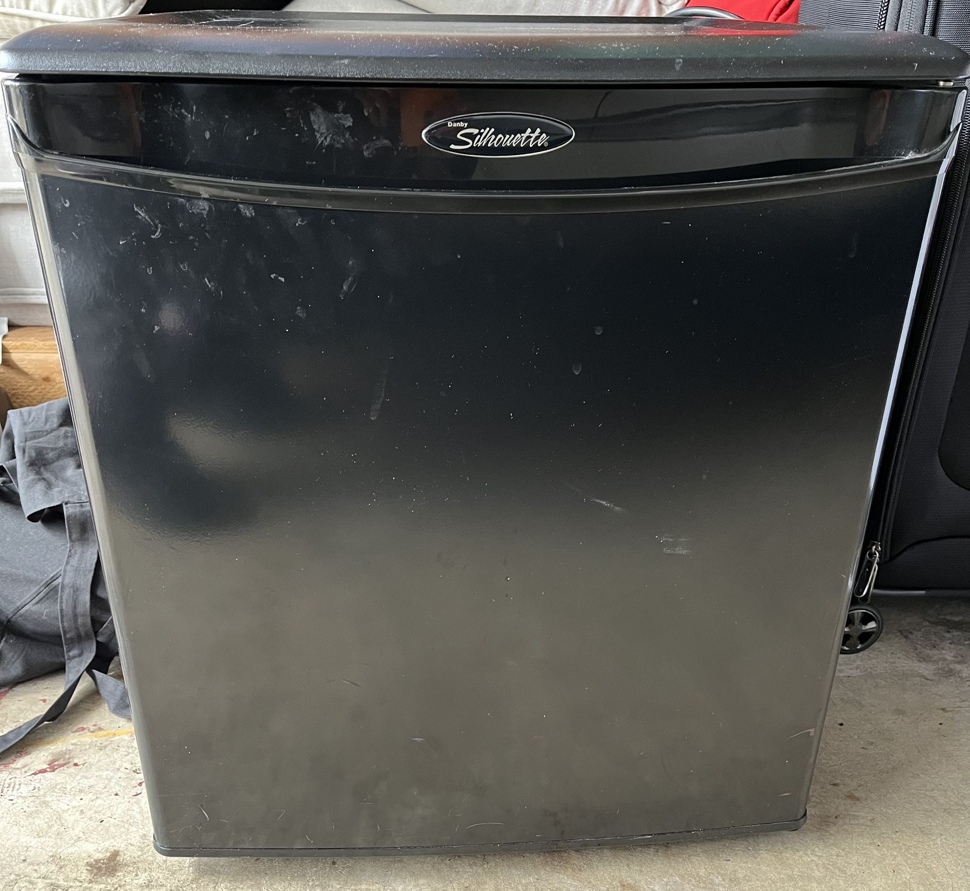 Mini fridge