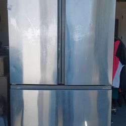Insignia Refrigerator NS RFD21CISS0 Refrigerator 