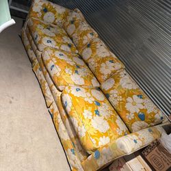 1970s Simmons Couch And Loveseat