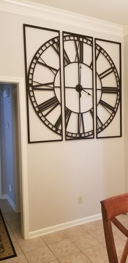HUGE - Wall Clock - Extra Large......HUGE!