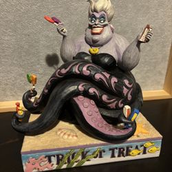 Disney Jim Shore Halloween Trick-Or-Treat Ursula, Little Mermaid Deliciously, Greedy