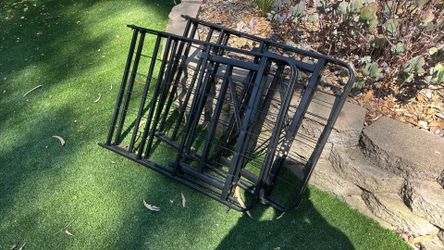 Queen metal bed platform - free