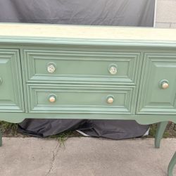 Vintage Vanity/Crezenda w mirror