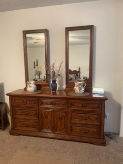 Vintage Bedroom Dresser set with Mirrors