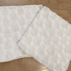 🎄 White Christmas tree pillow covers, never used. 