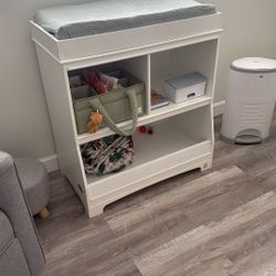 Graco Nursery Changing Table 