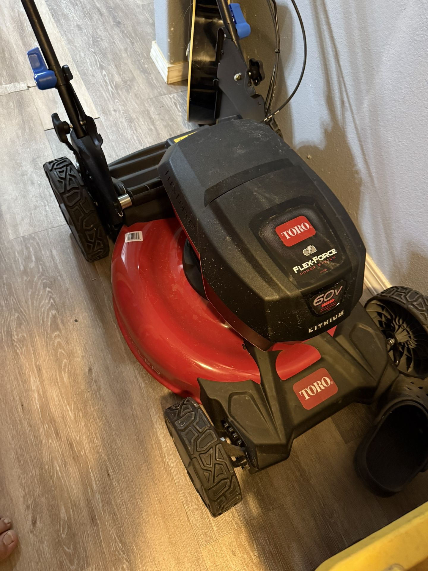 Toro Recycler 60-volt 21-in Cordless Self-propelled Lawn Mower 6 Ah
