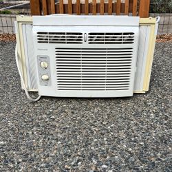 Frigidaire Window Air Conditioner 