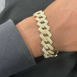 Gold Diamond Bracelet 