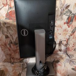 19" Dell Monitor & Keyboard  (New)