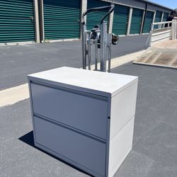 2-Drawer Filing Cabinet! 