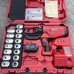 Milwaukee M18 18V Lithium-Ion Cordless FORCE LOGIC 12T 750 MCM Crimper Kit w/ EXACT #6 750 MCM Cu Dies  $1999