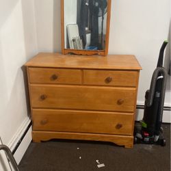 Dresser With Mirror 