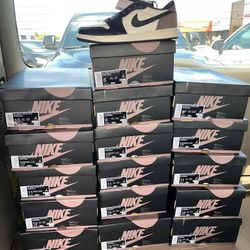 Jordan 1 Low Mocha Size 3-12 $150-$200