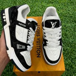 ALL SIZES Louis Vuitton LV Trainers White & BlackSneaker