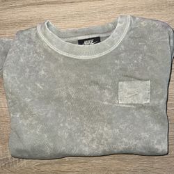 NWOT Nike Women’s Sweatshirt!