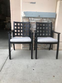 Modern Classic Cast Aluminum Outdoor Patio 2-Piece, Textured Ember Black Finish, with Fabric Cushion