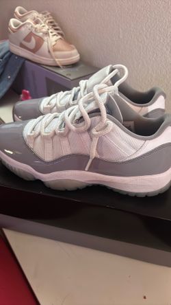 Jordan 11 low cement grey Sz 8.5 men’s