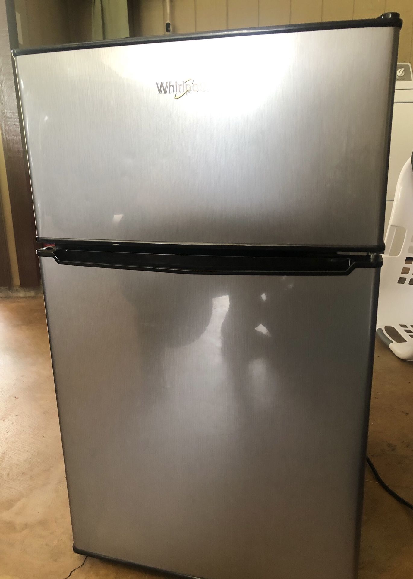 Whirlpool 3.1 CF Mini Refrigerator