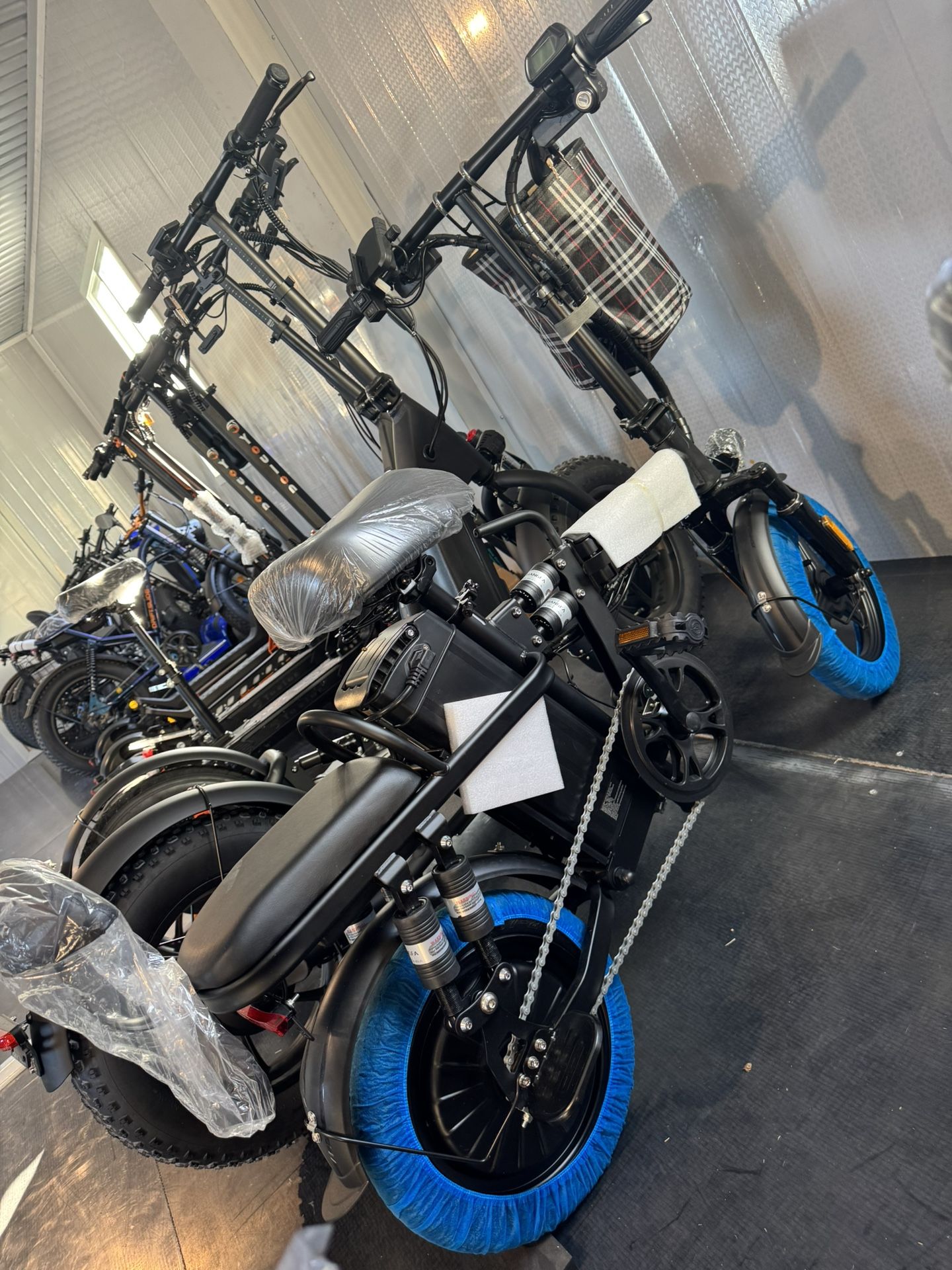 Folding electric bicycle