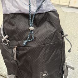 Foldable hiking bag
