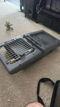 Dog cage/carrier