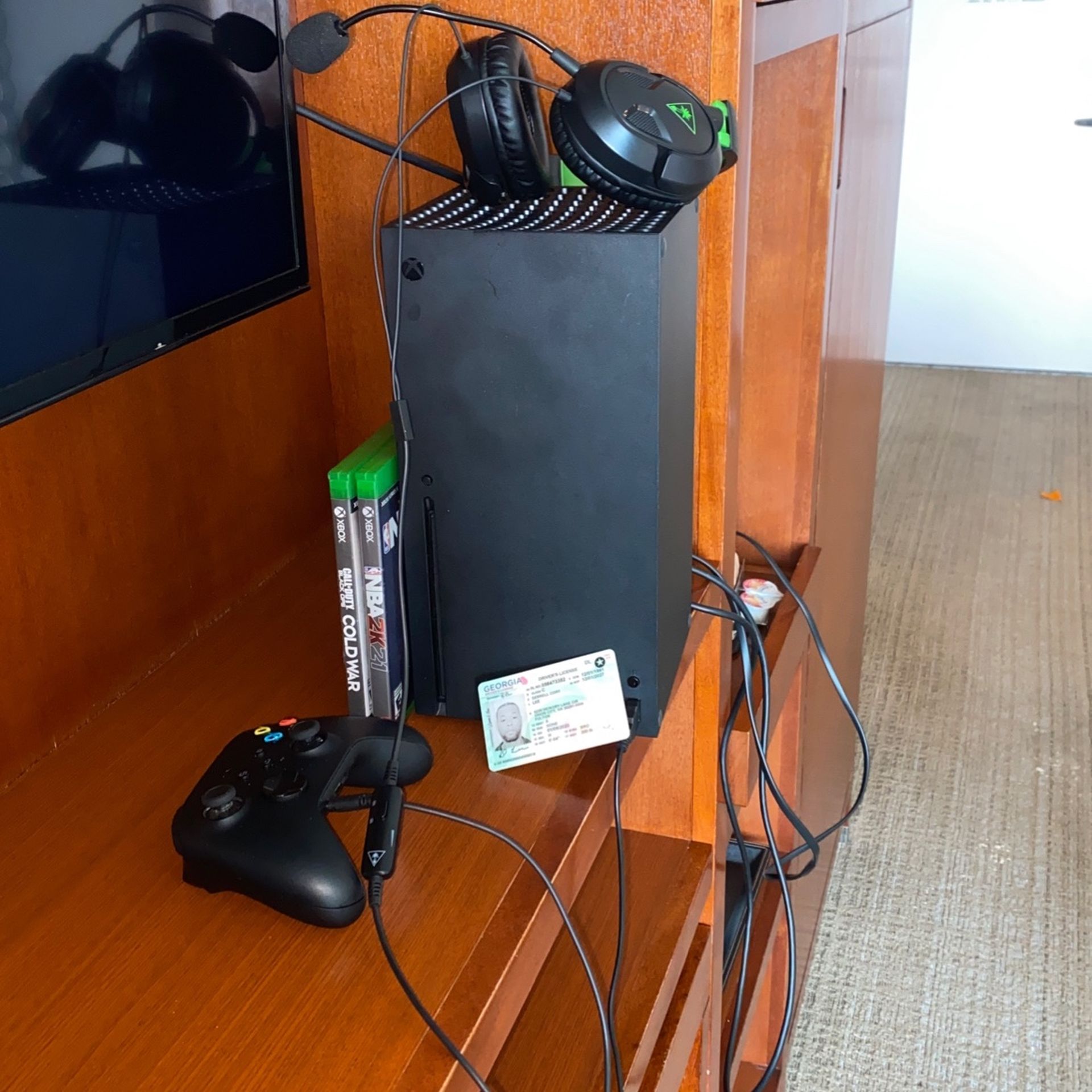 Mint Condition XBOX SERIES X w/2k21, COD COLD WAR($800) OBO