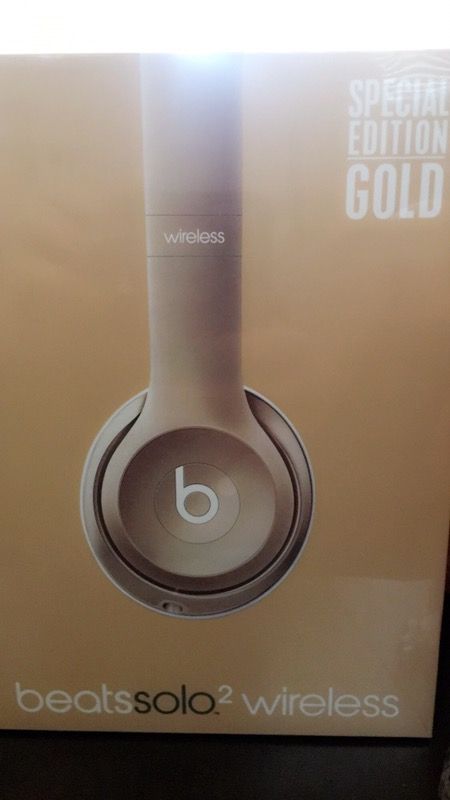 Fun New GREAT PRODUCT Fun New GREAT PRODUCT ELECTRONICS SALE SAVE HOT GIFT FRIENDS MCM BEATS HEADPHONES BLUETOOTH WIRELESS SOLO STUDIO POWERBEA