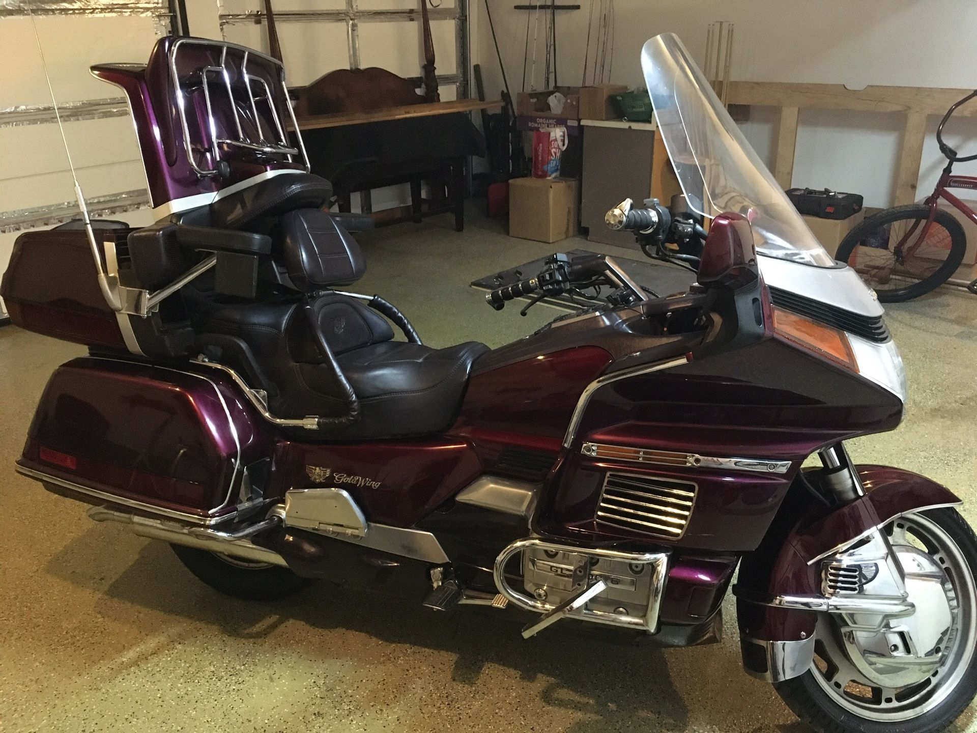 Honda Goldwing 89’ 60,000 miles. Great condition runs good. Clean title ...