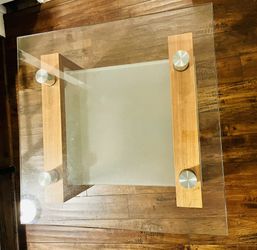 Centre table Like new  28 inch * 28 inch square  Only pickup 