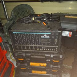 XR 600E Powered Mixer
