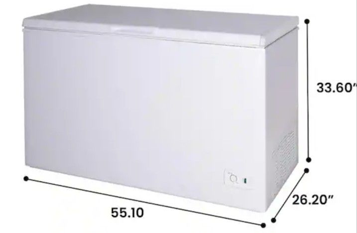 Manual Defrost Chest Freezer With Balanced Hinge Lid in White Garage Ready