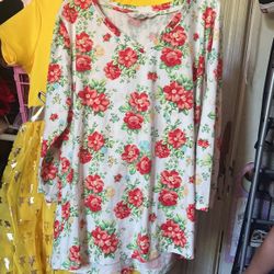 Pioneer woman, shirt, size small