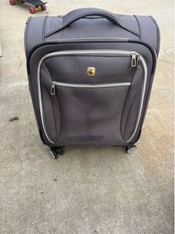 Rolling suitcase