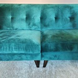 Loveseat Small/couch