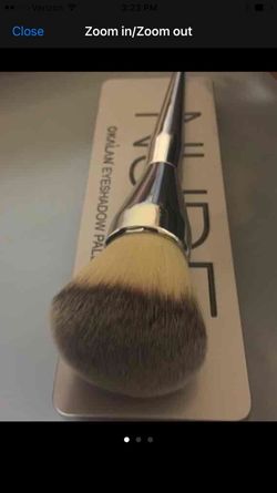 Makeup brush